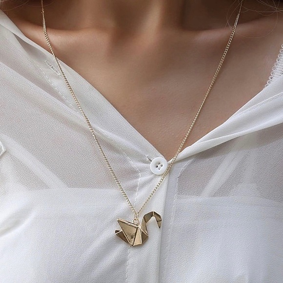 PinkBaeBoutique Jewelry - 3/$30 💛 Origami Pendant Necklace